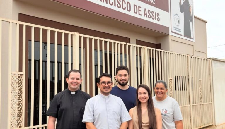 VISITA INSTITUCIONAL DA PROMOTORA DE JUSTIÇA DA COMARCA DE MOZARLÂNDIA AO NOSSO PROJETO